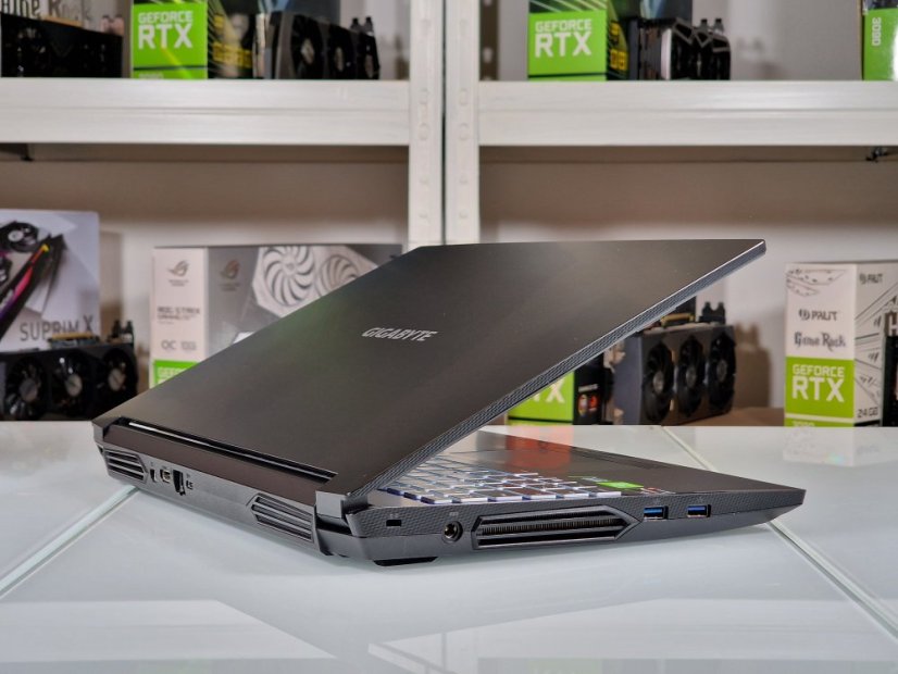 Herní notebook GIGABYTE A5 • ZÁRUKA 12M • 15,6 144Hz • AMD RYZEN 5 5600H • RTX 3060 6GB • 16GB • 512 SSD • WIN11