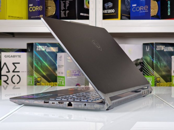 Gaming Laptop MSI Cyborg 15 A13V - GARANTIE 24M | 15,6" 144 Hz | Intel Core i5-13420H | RTX 4050 6GB | 16GB DDR5 | 512 SSD | WIN11
