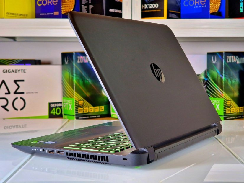 Gaming-Laptop HP Pavilion Gaming 15 Gebraucht - GARANTIE 12M | 15,6" FullHD | Intel Core i7-6700HQ | GTX 950 4GB | 16 GB | 128 SSD + 2 TB HDD | WIN11