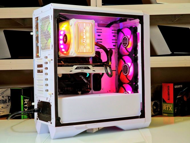 Herná PC zostava compraider - ZÁRUKA 12M | Intel Core i5-9600K | GTX 1080 Ti 11GB | 32 GB | 250 SSD + 2 TB HDD