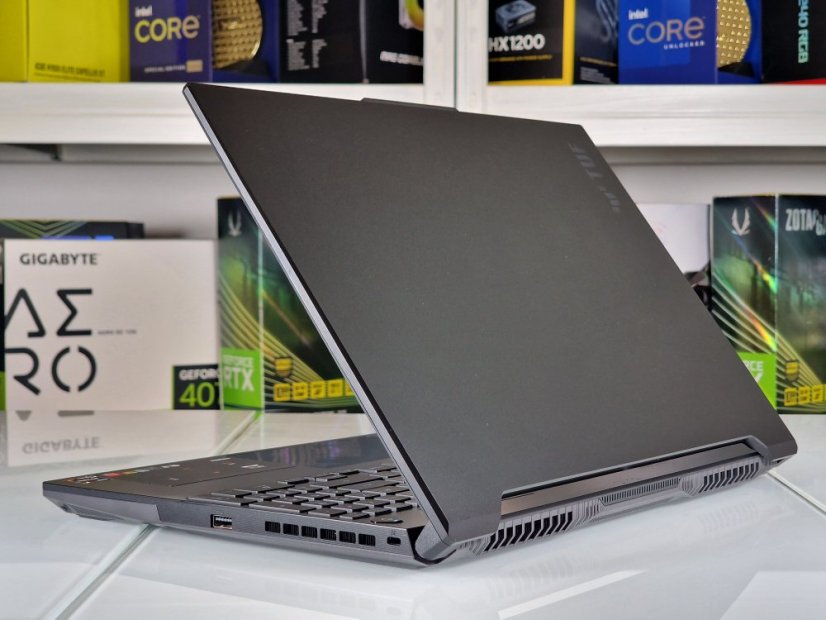 PC Portable Gaming ASUS TUF Gaming A16 Advantage Edition • GARANTIE 12M • GARANTIE 12M • 16,1 165Hz • AMD Ryzen 7 7735HS • RX 7600S 8Go • 16Go DDR5 • 1000 SSD • WIN11
