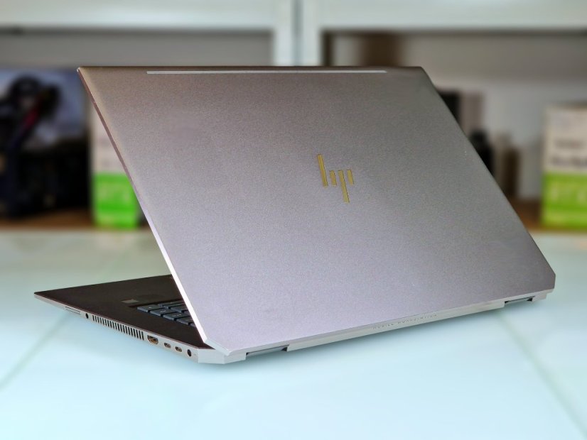 Laptop HP ZBook 15 G5 • GARANTIE 12M • 15,6 FHD • Intel Core i7-8850H • NVIDIA Quadro P2000 4GB • 16 GB DDR4 • 512 SSD • WIN11