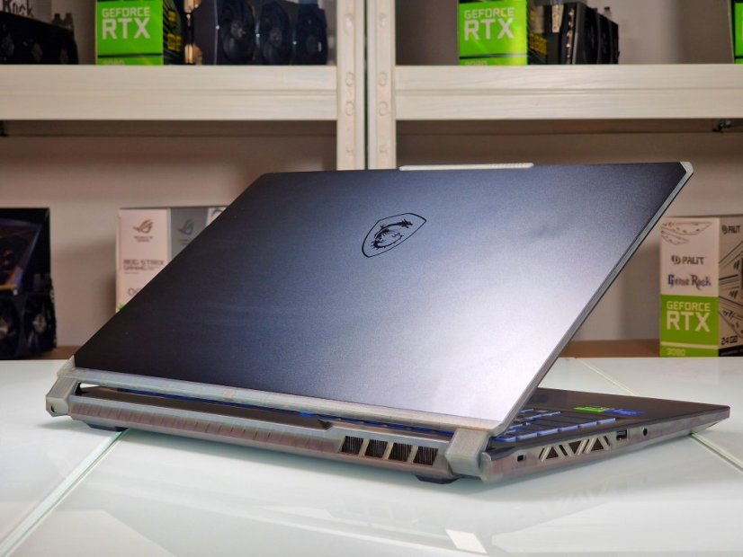 Gaming Laptop MSI Cyborg A12VF Gebraucht - GARANTIE 24M | 15,6" 144 Hz | Intel Core i5-12450H | RTX 4060 8GB | 16GB DDR5 | 1000SSD | WIN11