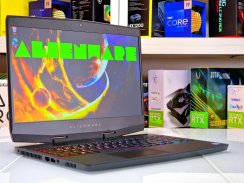 Laptop gamingowy Dell Alienware M15 - GWARANCJA 12M | 15,6" 144Hz | i9-8950HK | RTX 2080 8GB | 16GB | 500 SSD | WIN11