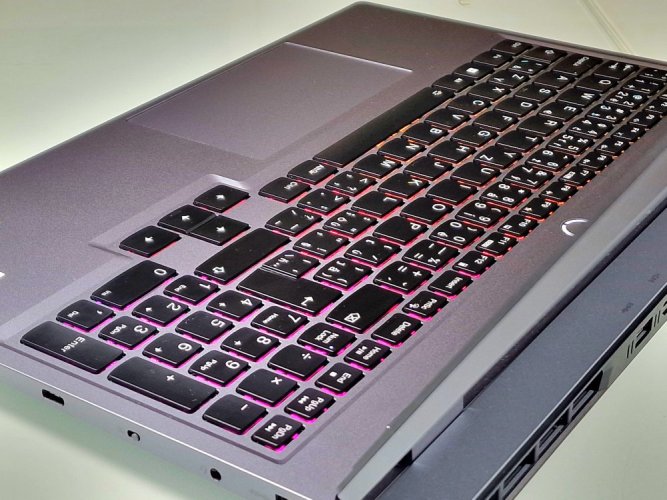 Herní notebook Lenovo Legion LOQ - ZÁRUKA 12M | 15,6" 144 Hz | Intel Core i7-13650HX | RTX 4060 8GB | 16GB DDR5 |  1000 SSD | WIN11