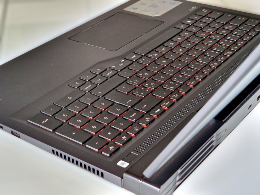 Gaming-Laptop Dell G7 17 7700 • GARANTIE 12M • 17,3 FullHD 144Hz • Intel Core i7-10750H • 16GB • RTX 2070 8GB • 512 SSD • WIN11