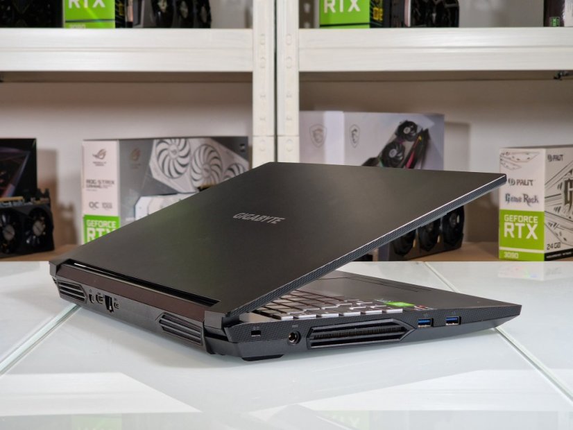 Gaming Laptop GIGABYTE A5 Gebraucht - GARANTIE 12M | 15,6" 144Hz | AMD RYZEN 5 5600H | RTX 3060 130W | 16GB | 512 SSD | WIN11