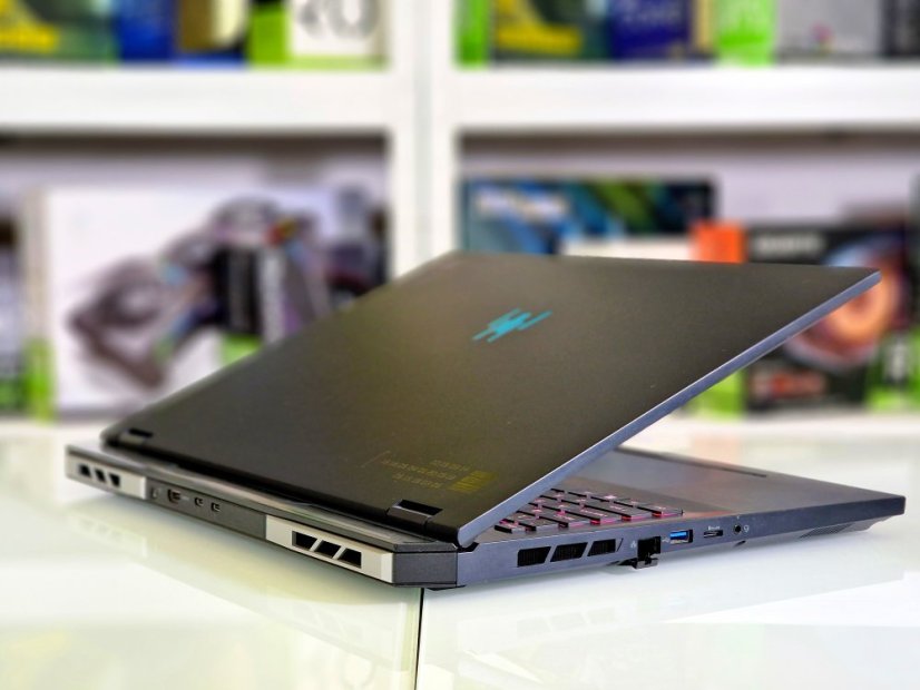 Gaming Laptop Acer Predator Helios Neo 18 • GARANTIE 12M • 18 165Hz • Intel Core i5-14450HX • RTX 4060 8GB • 16GB DDR5 • 1TB SSD • WIN11