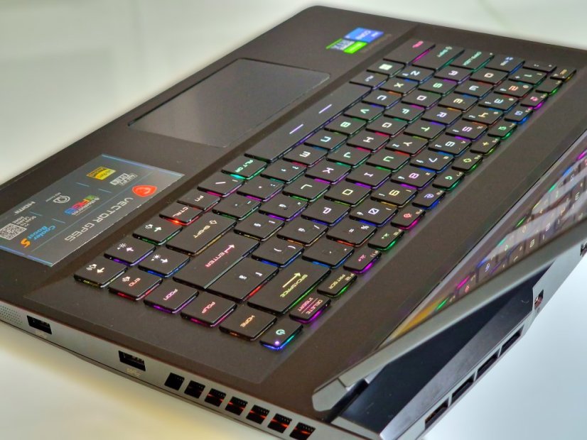 Herný notebook MSI VECTOR GP66 • ZÁRUKA 12M • 15,6 QHD 165Hz • Intel Core i9-12900H • RTX 3070Ti 8GB • 16GB • 1000 SSD • WIN11