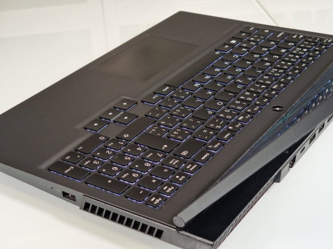 Herní notebook Lenovo Legion 5 - ZÁRUKA 12M | 15, 6" FullHD | Intel Core i5-10300H | RTX 2060 6GB | 16 GB |  512 GB SSD | WIN11