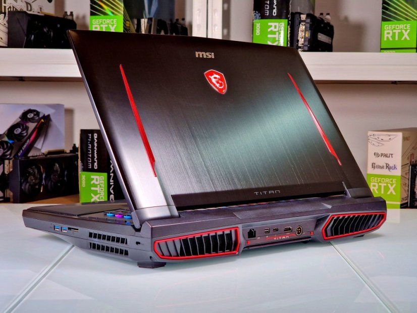 Herný notebook MSI TITAN GT75 • ZÁRUKA 12M • 17,3 FHD 120Hz • Intel Core i7-7700HQ • GTX 1070 8GB • 16 GB • 256 SSD + 1 TB HDD • WIN11
