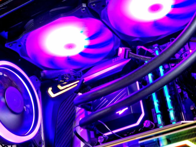 Herní PC sestava compraider - ZÁRUKA 12M | Intel Core i7-9700K+vodní AIO ARGB chlazení SilentiumPC | RTX 2080 8GB | 16 GB | 512 SSD+1TB SSD