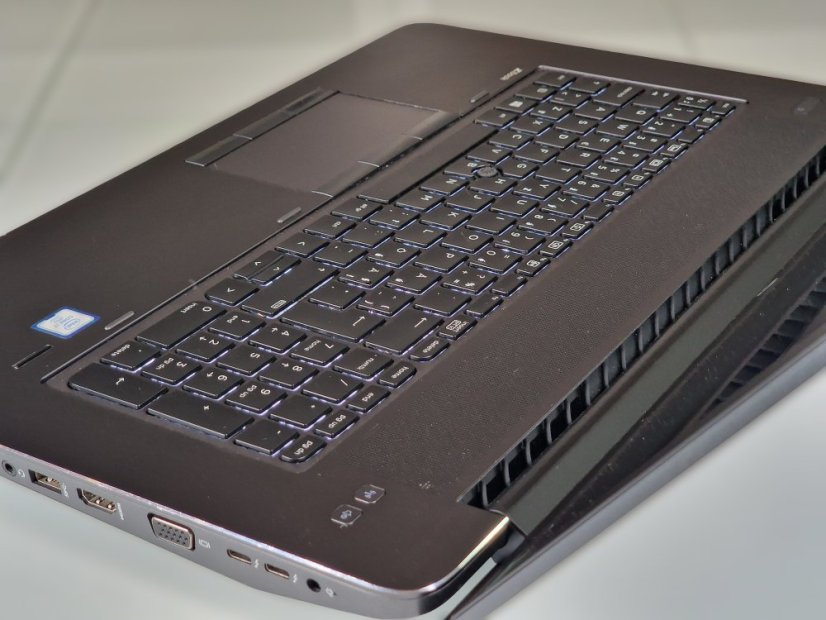 PC Portable HP ZBook 17 G3 • GARANTIE 12M • 17,3 FHD • Intel Core i7-6700HQ • NVIDIA Quadro M3000CM 4Go • 16 Go • 256 SSD • WIN11