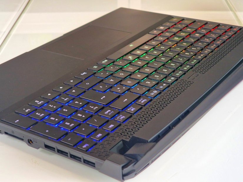 Gaming Laptop GIGABYTE AORUS 5 Gebraucht - GARANTIE 12M | 15,6" 144Hz | Intel Core i7-12700H | 16 GB | RTX 3070 8GB | 1000 GB SSD | WIN11
