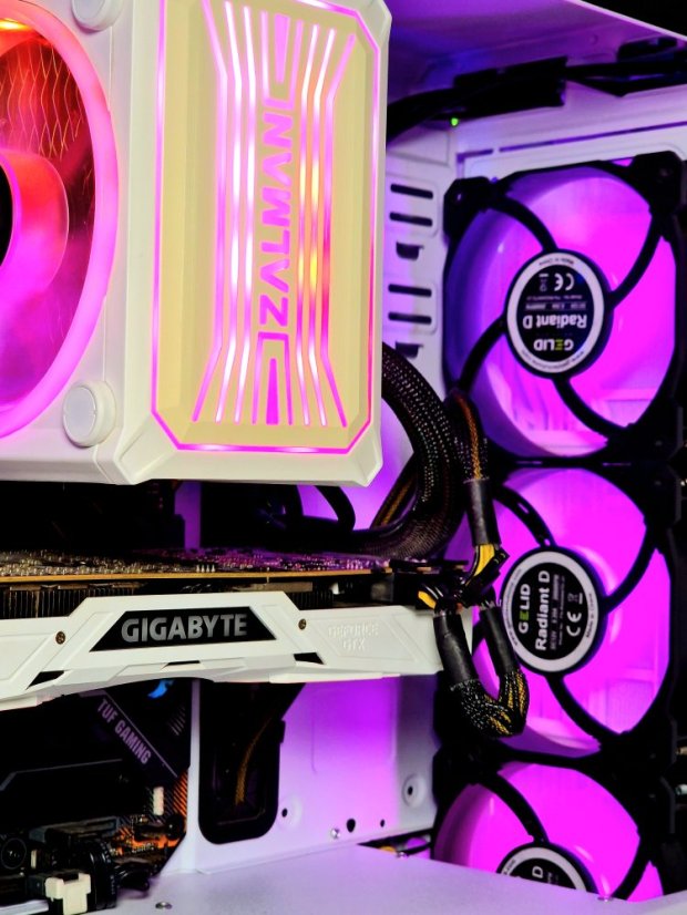 Herní PC CRYSTALSWORD • ZÁRUKA 24M • AMD Ryzen 5 3600 • GTX 1070 8GB • 16GB • 512 SSD • WIN11