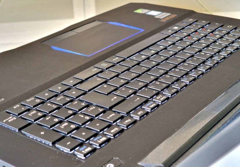 Gaming Laptop MEDION ERAZER X7843 Gebraucht - GARANTIE 12M | 117,3" Full HD | Intel Core i7-6700HQ | 16GB | GTX 980 | 256 SSD + 1 TB HDD | WIN11