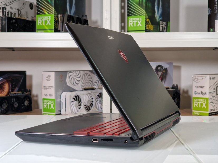 Gaming Laptop MSI GL72 Refurbished - GARANTIE 12M | 17,3" FullHD | Intel Core i7-7700HQ | GTX 1050 Ti | 16 GB | 512 SSD + 1TB HDD | WIN11