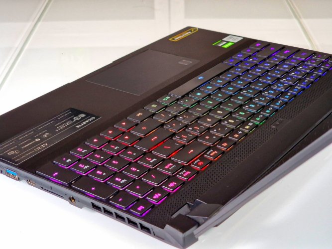 Herný notebook GIGABYTE AERO 15 OLED - ZÁRUKA 12M | 15,6" 4K OLED | Intel Core i7-10870H | 32GB | RTX 3060 6GB | 2TB SSD