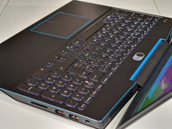 Herní notebook Dell G3 Gaming -  ZÁRUKA 12M | 15,6" 144Hz | Intel Core i7-9750H | GTX 1660 Ti 6 GB | 16GB | 256 SSD+1TB HDD  | WIN11