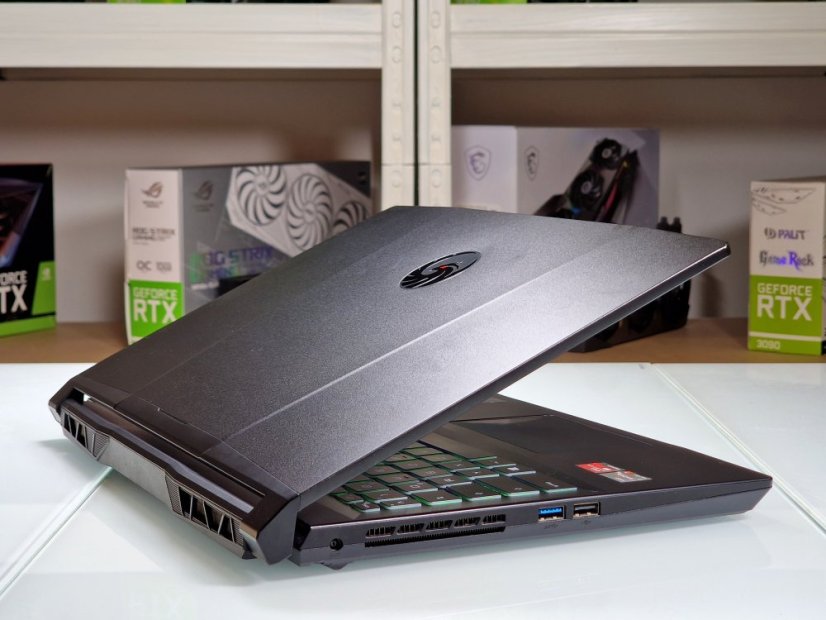 Gaming Laptop MSI ALPHA 15 Gebraucht - GARANTIE 12M | 15,6" 144 Hz | AMD Ryzen 7 5800H | RX 6600M 8GB| 16GB | 512 SSD | WIN11