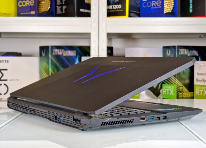 Gaming Laptop MEDION ERAZER X7843 - GARANTIE 12M | 17,3" Full HD | Intel Core i7-6700HQ | 16GB | GTX 980 | 256 SSD + 1 TB HDD | WIN11