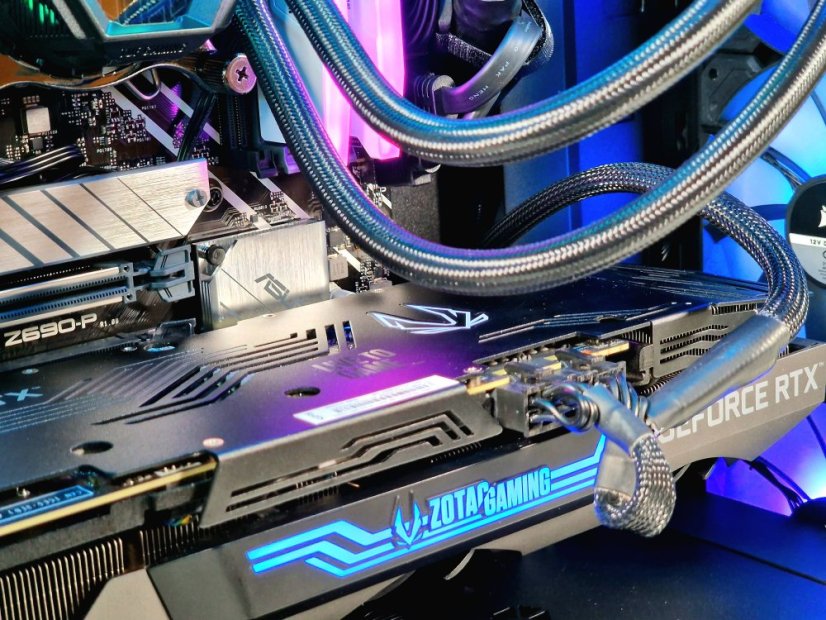 Herní PC compraider HIGH - ZÁRUKA 24M | Ryzen 9 5900X + WATER COOLING | RTX 3080 | 32 GB | 1 TB SSD | WIN11