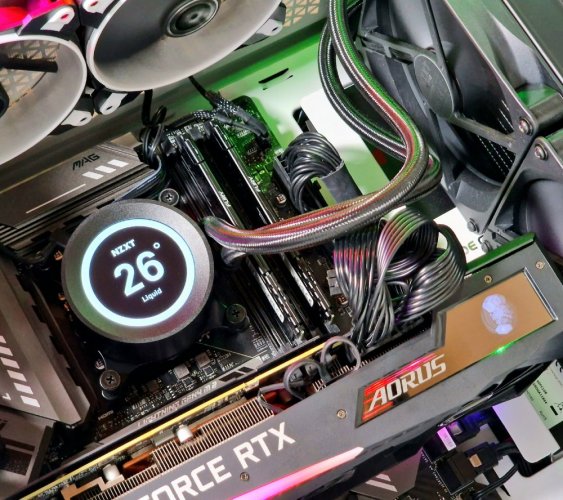 Herní PC compraider - ZÁRUKA 24M | Intel Core i7-10700KF + vodní chlazení KRAKEN Z53 | RTX 3070 8GB AORUS  | 32 GB | 1 TB SSD