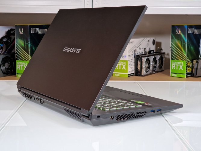 Herní notebook GIGABYTE A7 K1 -ZÁRUKA 12M | 17,3" 144Hz | AMD RYZEN 7 5800H | RTX 3060 6GB | 16GB | 1000 SSD