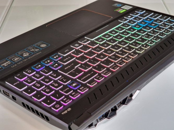 Herný notebook Acer Predator Helios 300 - ZÁRUKA 12M | 15,6" 144Hz | Intel Core i7- 10870H | RTX 3060 6GB | 32 GB | 1TB SSD