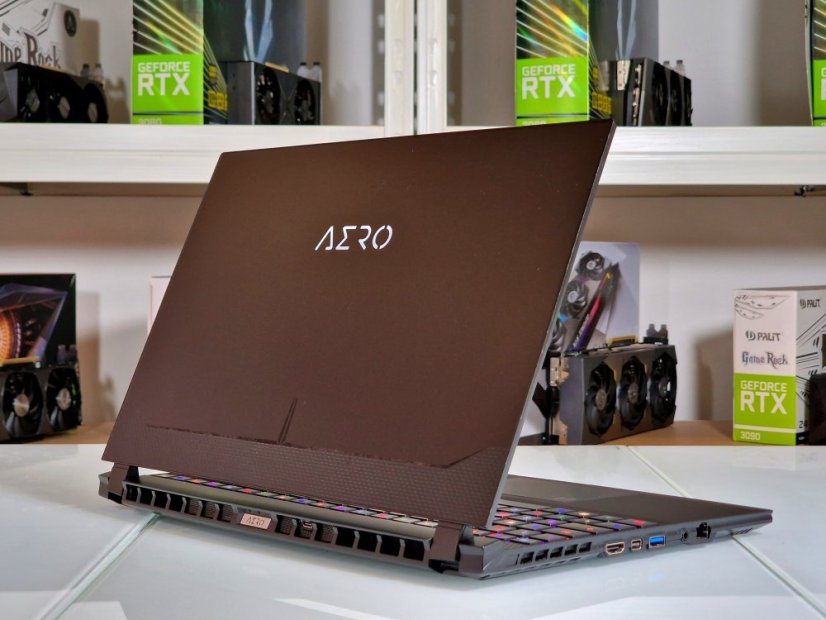 Gaming Laptop GIGABYTE AERO 15 OLED Gebraucht - GARANTIE 12M | 15,6" 4K UHD OLED | Intel Core i7-11800H | 16GB | RTX 3070 8GB | 512 SSD | WIN11