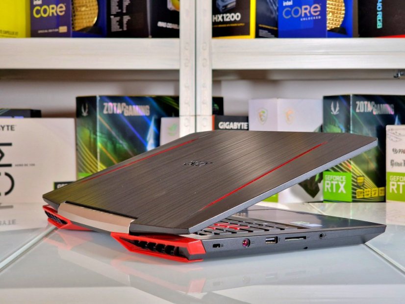 Herní notebook Acer Aspire VX • ZÁRUKA 12M • 15,6 FHD • Intel Core i5-7300HQ • GTX 1050 4GB • 12 GB • 128 SSD+1 TB HDD • WIN11