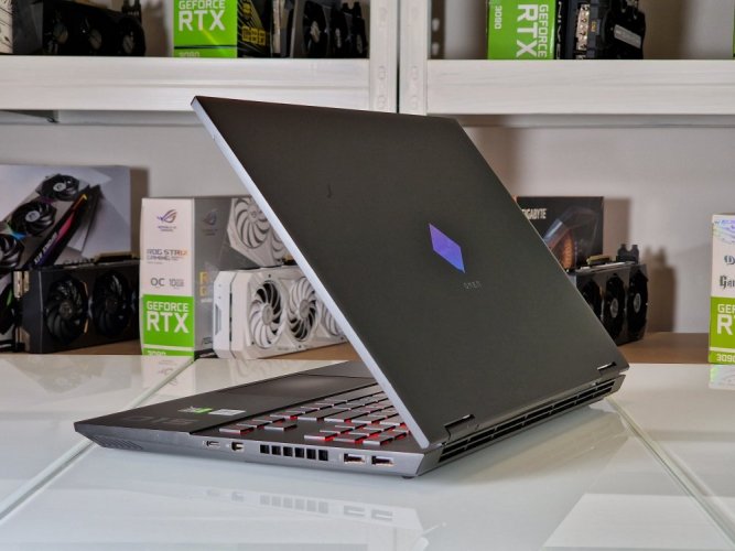 Gaming Laptop HP Omen 15 - GARANTIE 12M | 15,6" 144Hz | Intel Core i7-10750H | RTX 2070 8GB | 32GB | 1000 SSD | WIN11