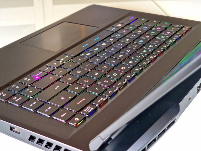 Gaming Laptop MSI GP66 Leopard - GARANTIE 12M | 15,6" 144Hz | Intel Core i7-10750H | RTX 3070 8GB 140W | 16 GB | 512 SSD | WIN11