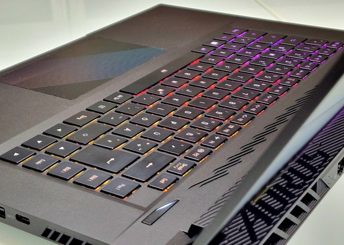 Laptop gamingowy GIGABYTE AORUS 15 - GWARANCJA 12M | 15,6" QHD 165Hz | Intel Core i7-13700H | 16 GB DDR5 | RTX 4070 8GB | 1TB SSD | WIN11