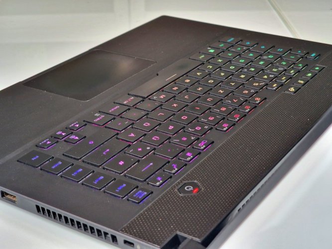 Herní notebook ASUS Zephyrus  | ZÁRUKA 12M | 15,6" 144Hz FullHD | Intel Core i7-9750H | GTX 1660Ti 6GB | 16GB RAM | 512 SSD | WIN11