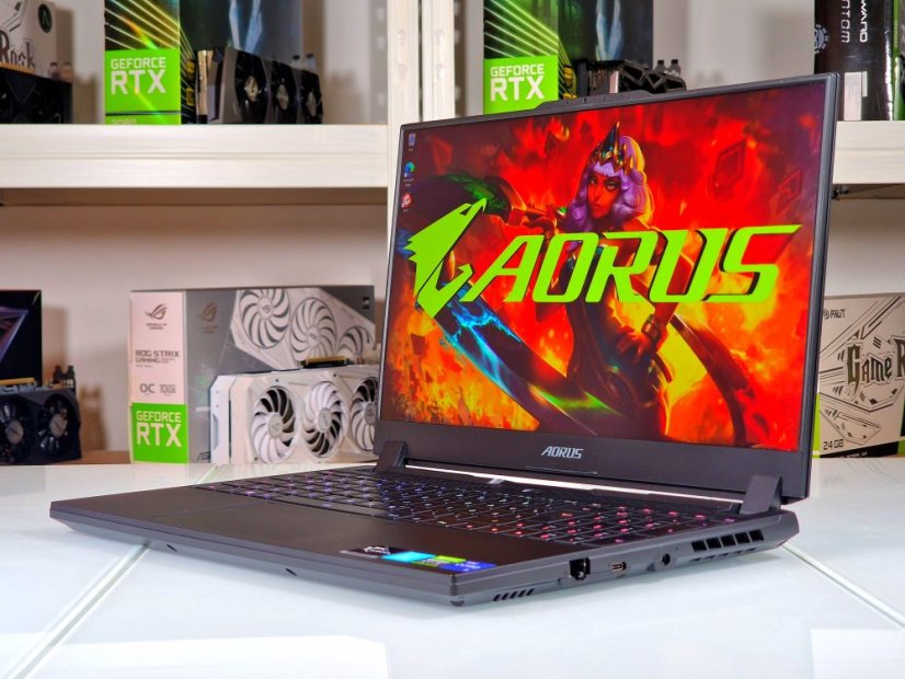 Gaming Laptop GIGABYTE AORUS 15 • GARANTIE12M •15,6 165Hz  QHD • Intel Core i5-12500H • 32 GB DDR5 • RTX 3080 Ti 16GB • 1000 GB SSD • WIN11