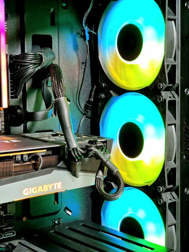 Herní PC compraider - ZÁRUKA 12M | Intel Core i5-9600KF+vodní chlazení AORUS 360 | RTX 3070 8GB | 16 GB | 512 SSD