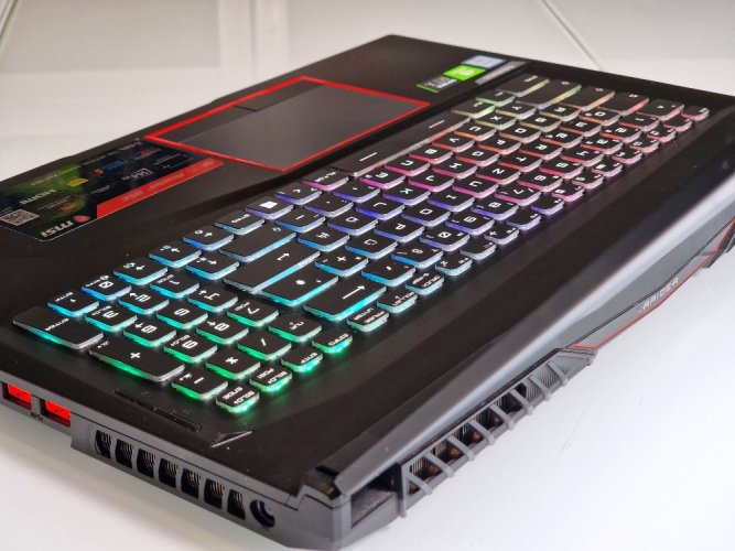 Herní notebook MSI Raider GE75 - ZÁRUKA 12M | 17,3" 144Hz | Intel Core i7-8750H | RTX 2060 6GB | 16 GB | 256 SSD+1TB HDD | WIN11