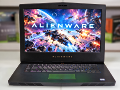 Herní notebook Dell Alienware M15 R3 • ZÁRUKA 12M • 15,6 FHD 120Hz • i7-7820HK • GTX 1080 8GB • 16GB • 512 SSD + 1TB HDD • WIN11