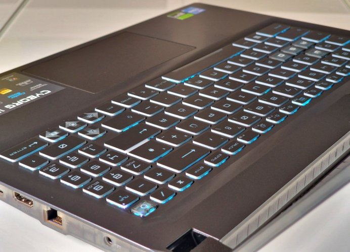 Gaming Laptop MSI Cyborg 15 A13V - GARANTIE 24M | 15,6" 144 Hz | Intel Core i5-13420H | RTX 4050 6GB | 16GB DDR5 | 512 SSD | WIN11