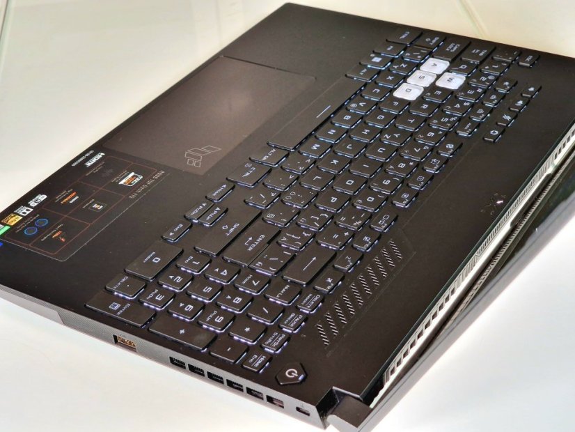Herný notebook ASUS TuF Dash 15 • ZÁRUKA 12M • 15,6 144Hz • Intel Core i5-12450H • RTX 3060 6GB • 16GB • 512 SSD • WIN11