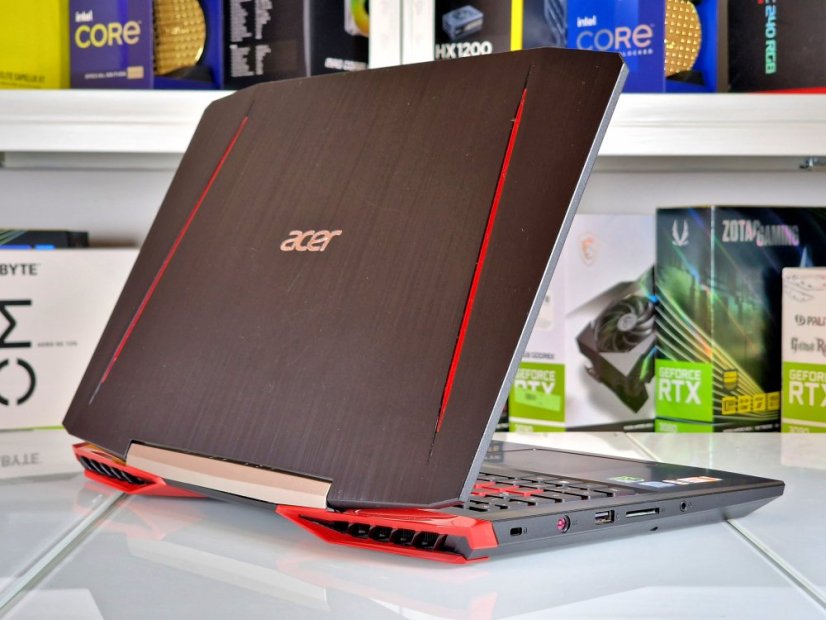 Gaming Laptop Acer Aspire VX Refurbished - GARANTIE 12M | 15,6" Full HD | Intel Core i5-7300HQ | GTX 1050 Ti 4GB | 16 GB | 256 SSD+1 TB HDD | WIN11