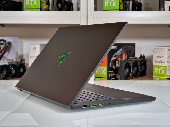 Laptop do gier Razer Blade 15 – GWARANCJA 12M | 15,6" 144Hz | Intel Core i7-8750H | 16GB | GTX 1070 8GB | 512 SSD | WIN11