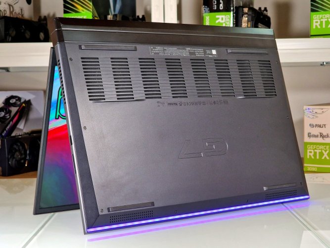 Gaming-Laptop Dell G7 17 7700 - GARANTIE 12M | 17,3" FullHD 144Hz | Intel Core i7-10750H | 32GB | RTX 2070 8GB | 1000SSD | WIN11