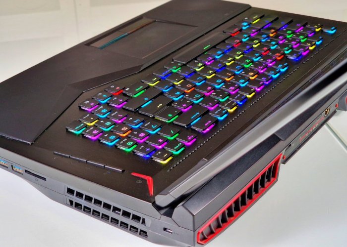 Herní notebook MSI TITAN GT75 - ZÁRUKA 12M | 17,3" FullHD 120Hz | Intel Core i7-7700HQ | GTX 1070 8GB | 16 GB | 256 SSD + 1 TB HDD | WIN11