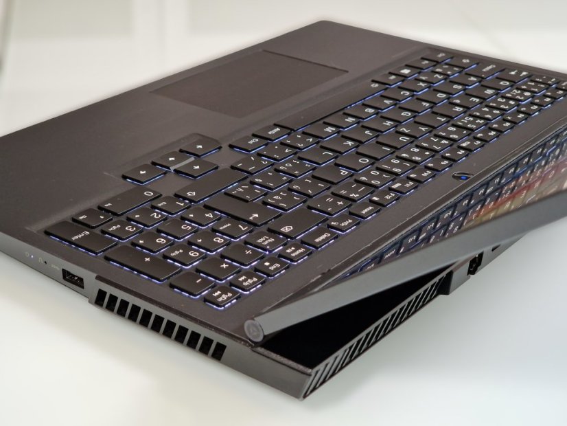 Herní notebook Lenovo Legion 5 • ZÁRUKA 12M • 15,6 FHD • Intel Core i7-10750H • RTX 2060 6GB • 16GB • 512GB SSD • WIN11