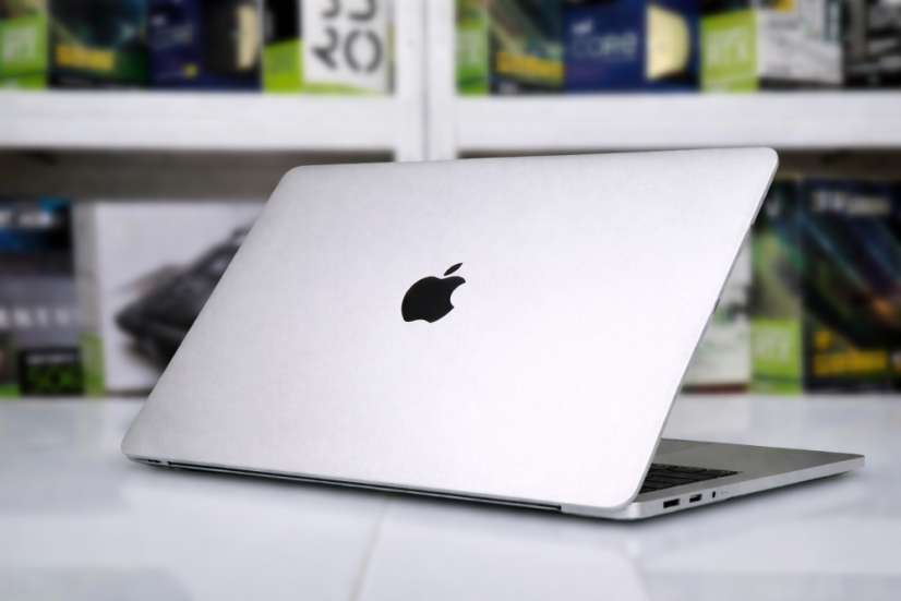 Apple MacBook Air 13 2020 M1 • ZÁRUKA 12M • 13 RETINA • M1 8-CORE CPU • 7-CORE GPU • 8GB • 256 SSD • MACOS