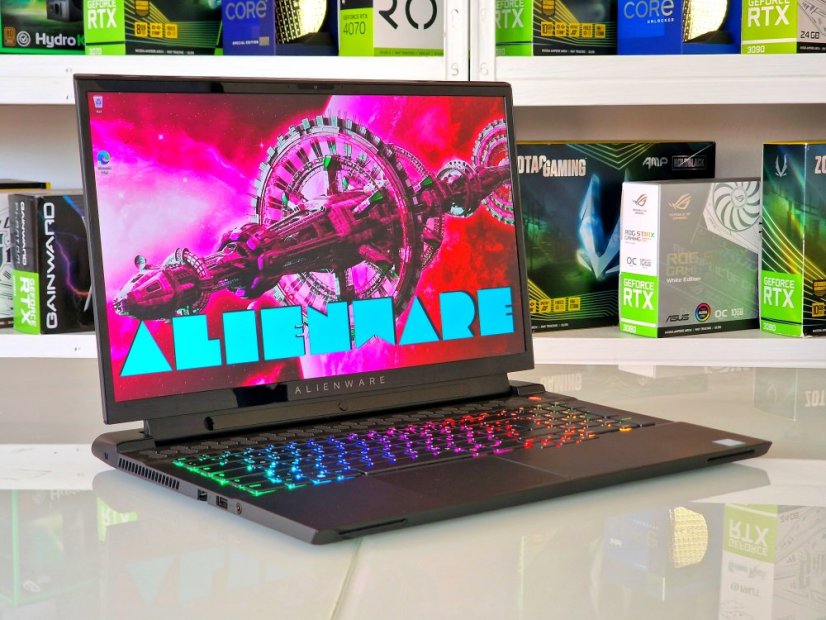 Herní notebook Dell Alienware M17 - ZÁRUKA 12M | 17,3" 144Hz | Intel Core i7-9750H | RTX 2070 8GB | 16GB | 512 SSD | WIN11