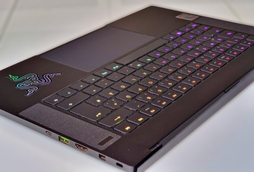 Gaming Laptop Razer Blade 15 • GARANTIE 12M • 15,6 144Hz • Intel Core i7-10750H • 16GB • RTX 2070 8GB • 512 SSD • WIN11