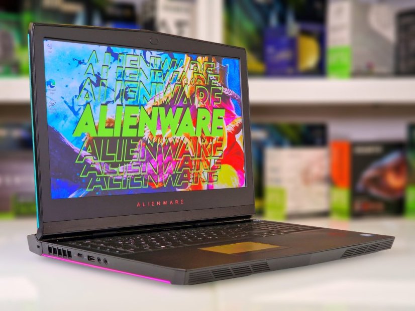 PC Portable Gamer Dell Alienware M17 R4 • GARANTIE 12M • 17,3 FHD • i7-7700HQ • GTX 1070 8GB • 16GB • 128 SSD + 1TB HDD • WIN11